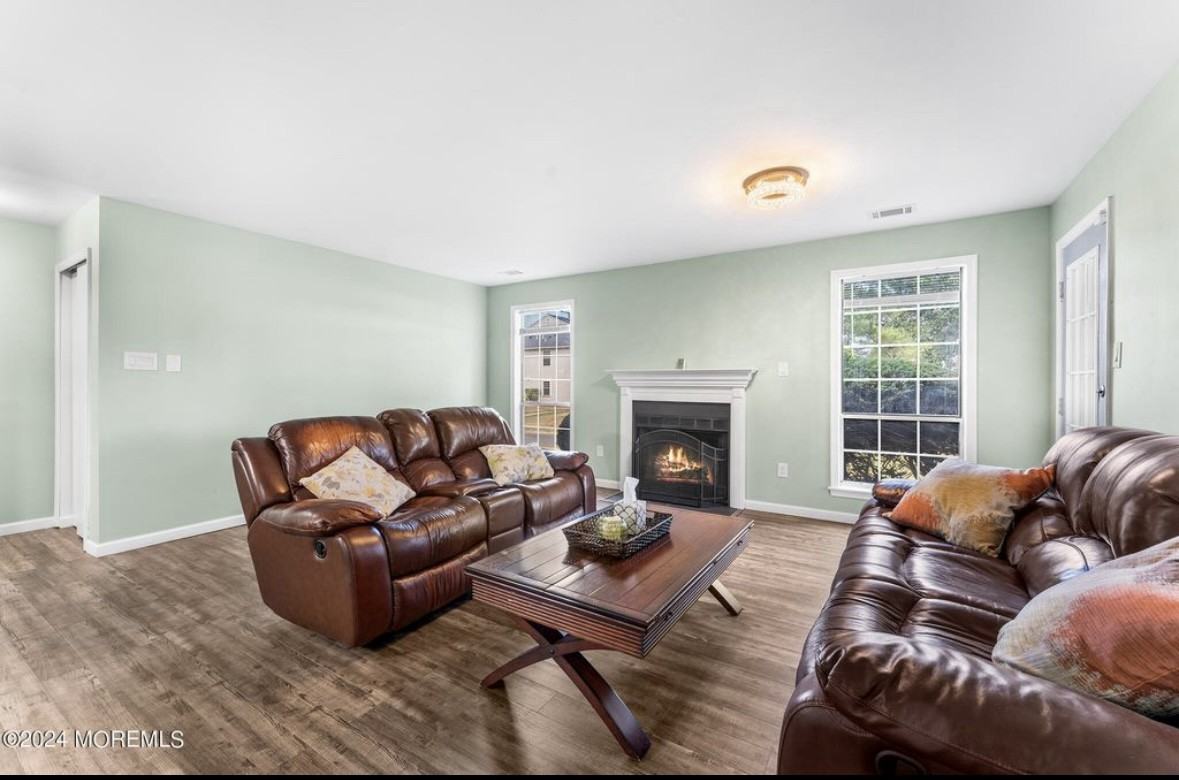 339 Yorkshire Pl #339 - Photo 3 of 21
