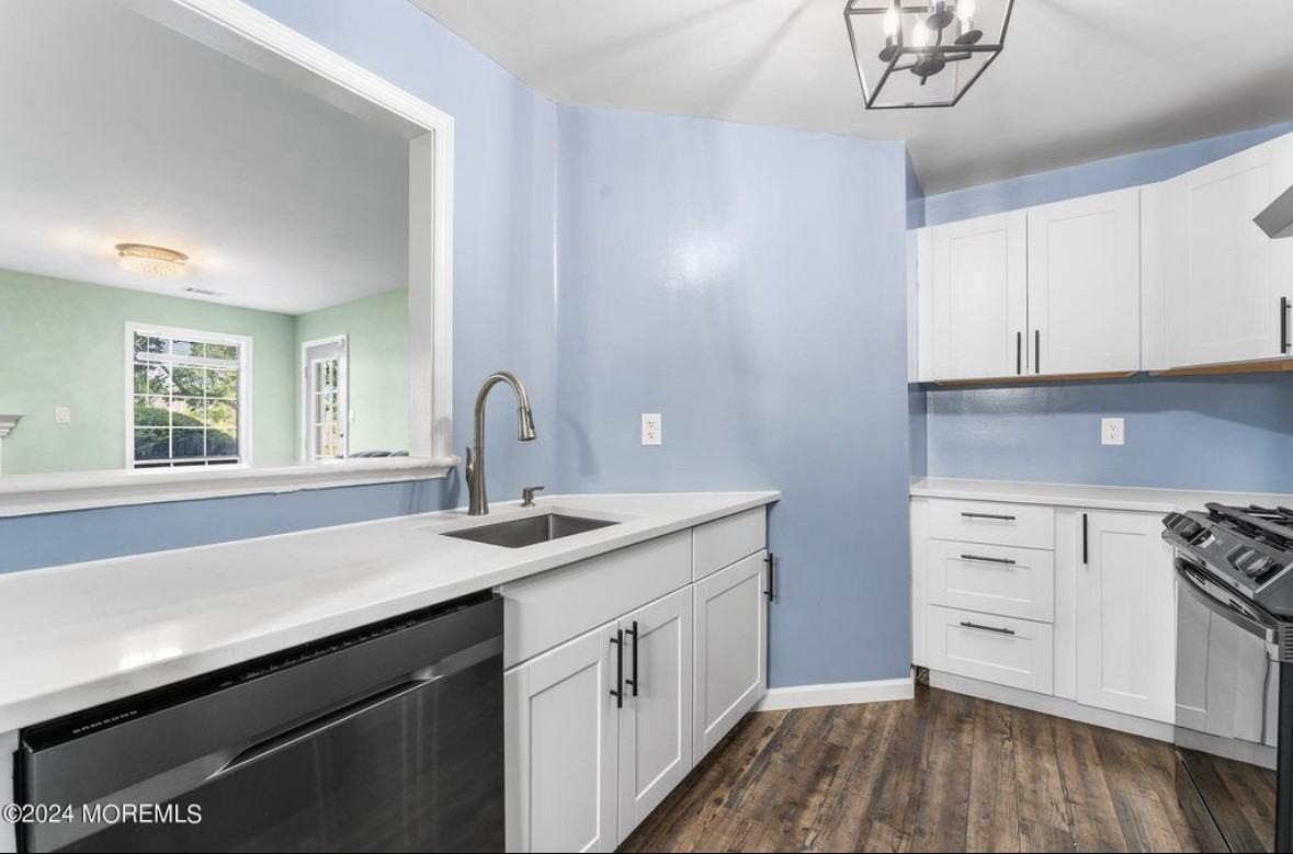 339 Yorkshire Pl #339 - Photo 4 of 21