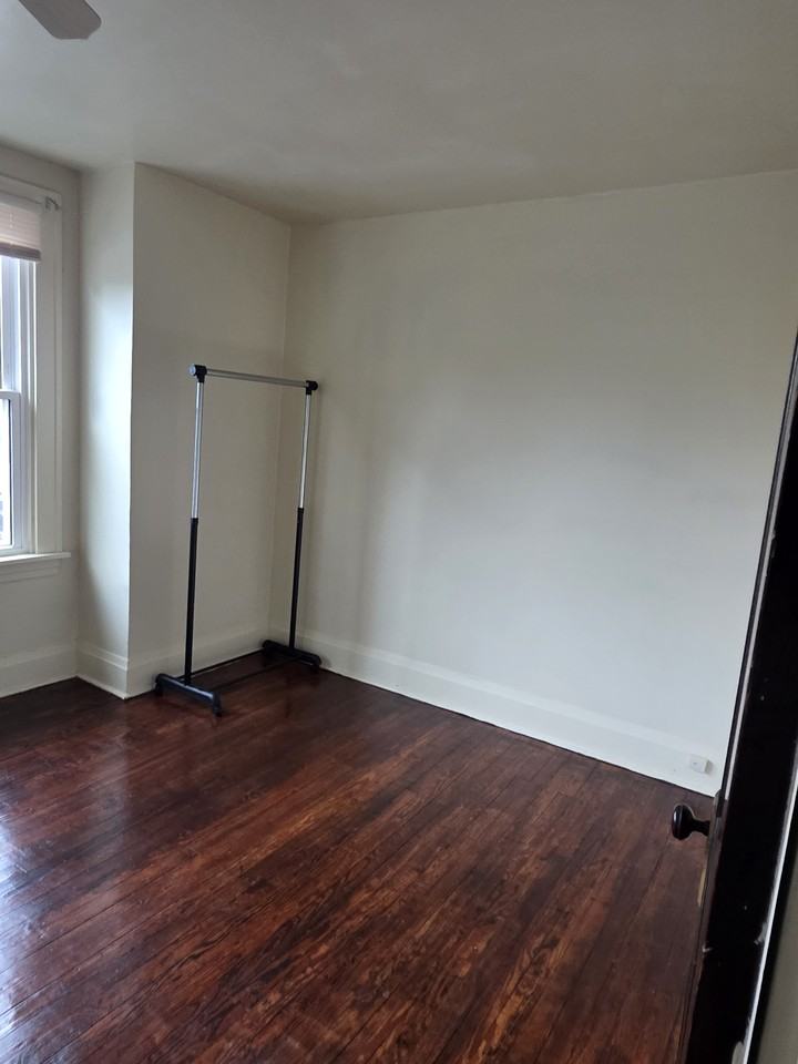 1721 Wayne St - Photo 3 of 18