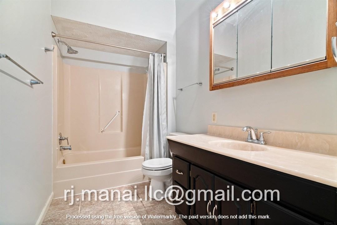 803 N Race St #NA - Photo 2 of 10