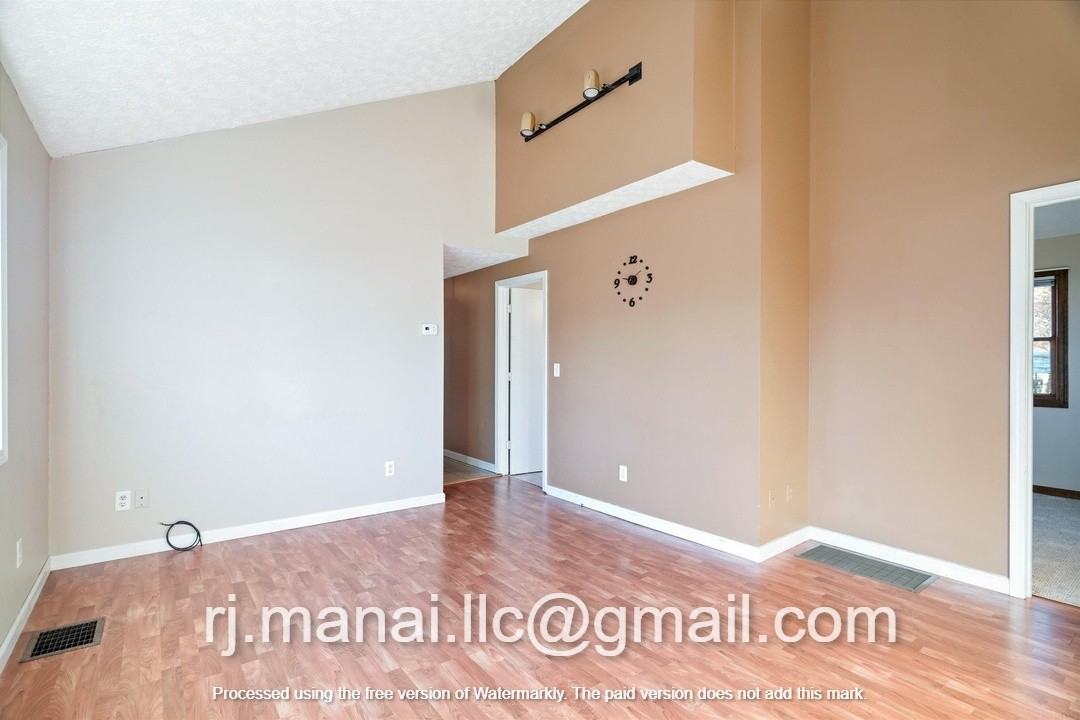 803 N Race St #NA - Photo 3 of 10