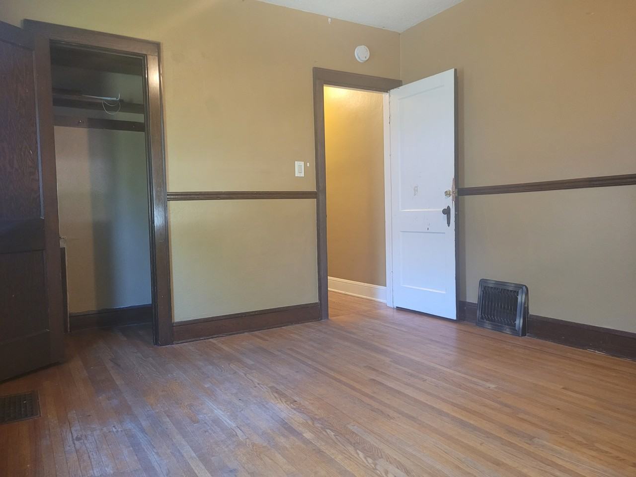 716 9th Ave S #NA - Photo 6 of 16