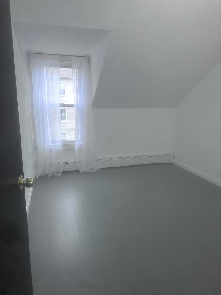945 Walnut St #3 - Photo 4 of 15