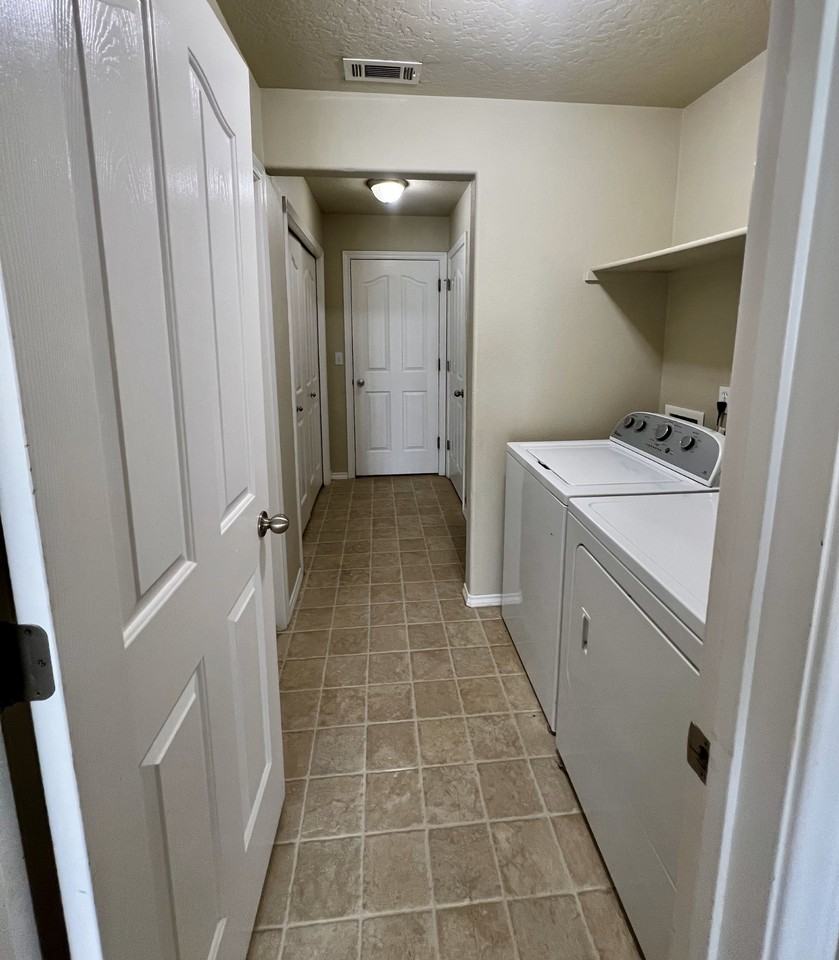 561 W Palmer Dr #NA - Photo 6 of 13