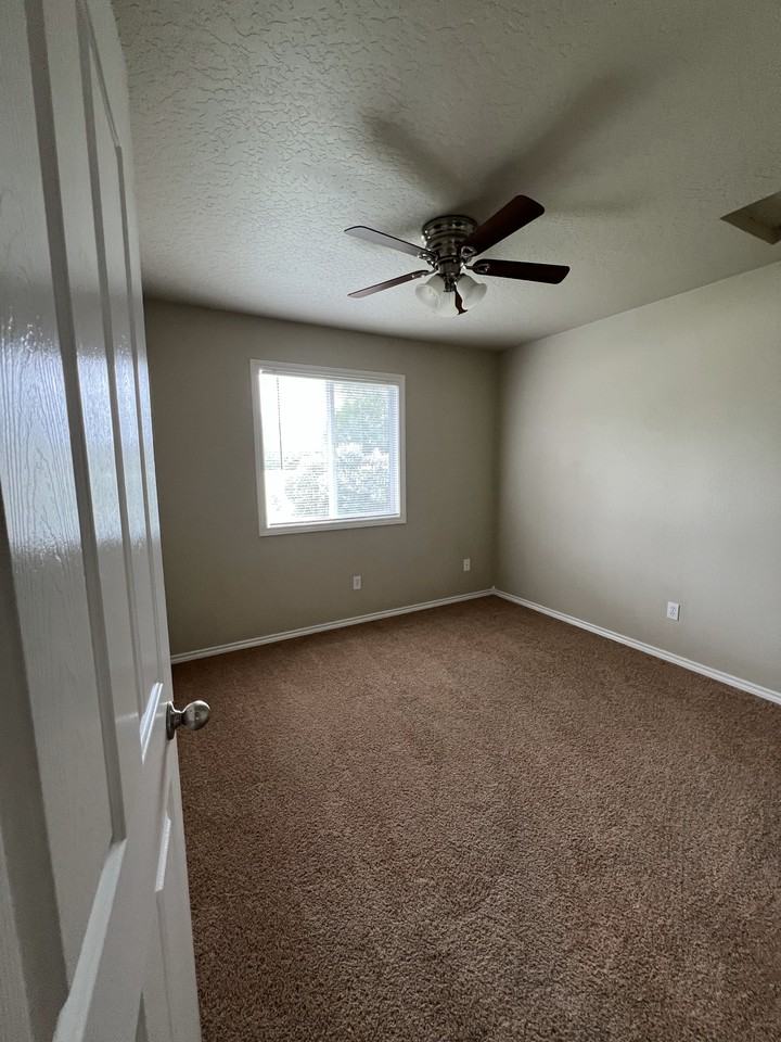 561 W Palmer Dr #NA - Photo 7 of 13