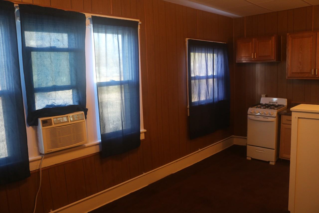 716 E 4th Ave #9 - Photo 4 of 14