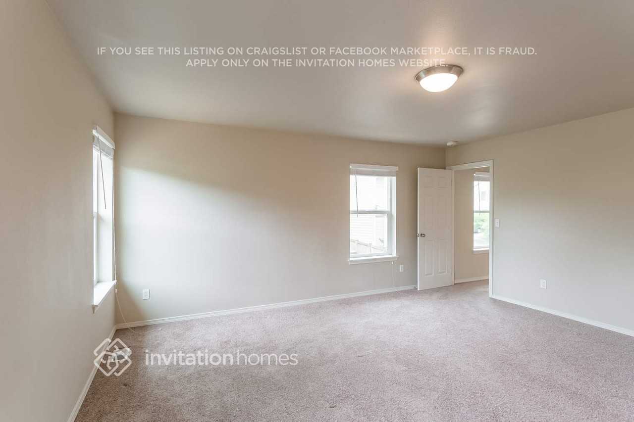 4437 S 332nd Pl - Photo 3 of 5