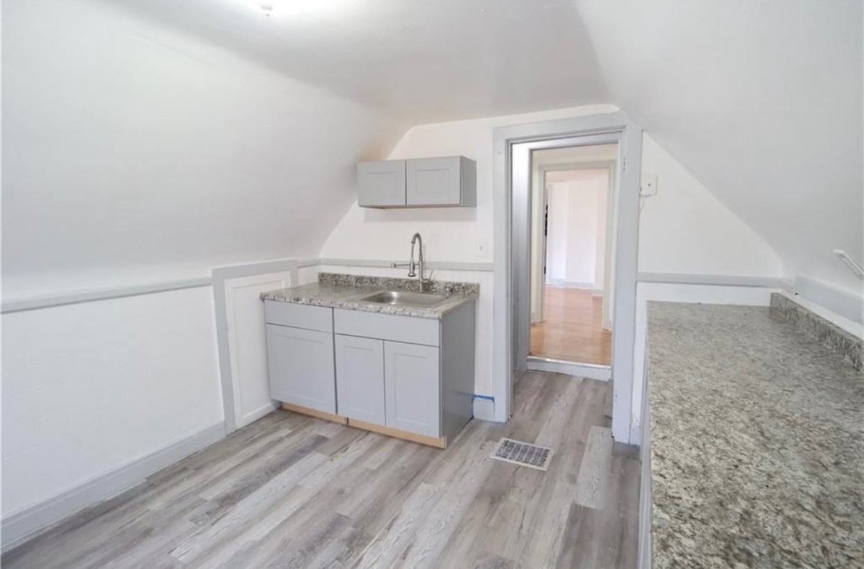 81 Miller St - Photo 2 of 6