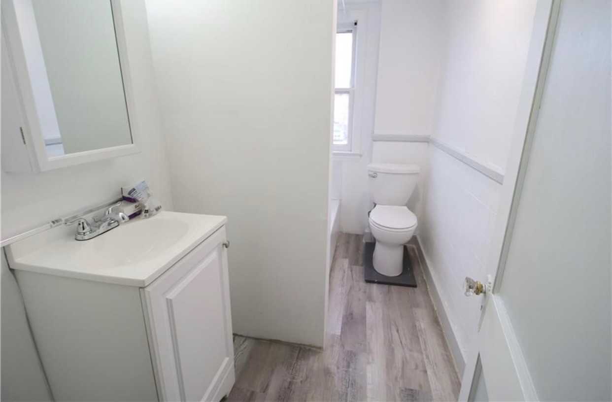 81 Miller St - Photo 3 of 6