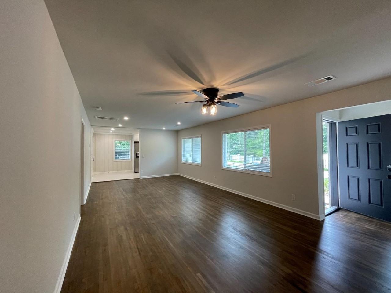 205 W Drake Ave - Photo 5 of 11