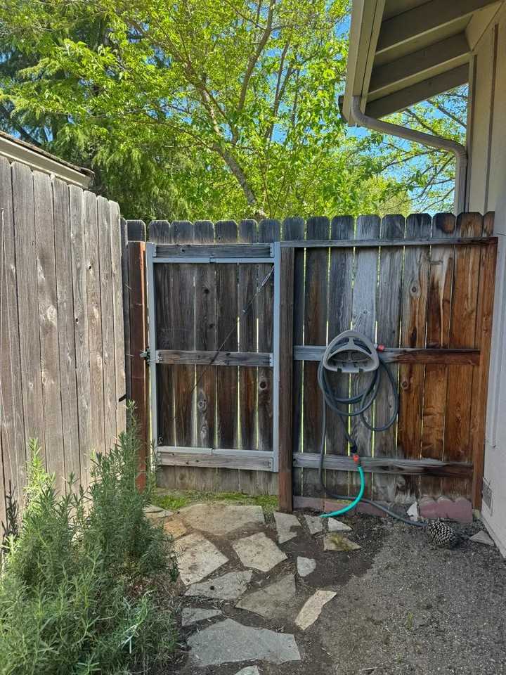 300 Shafer Ln Apt E1 - Photo 6 of 11