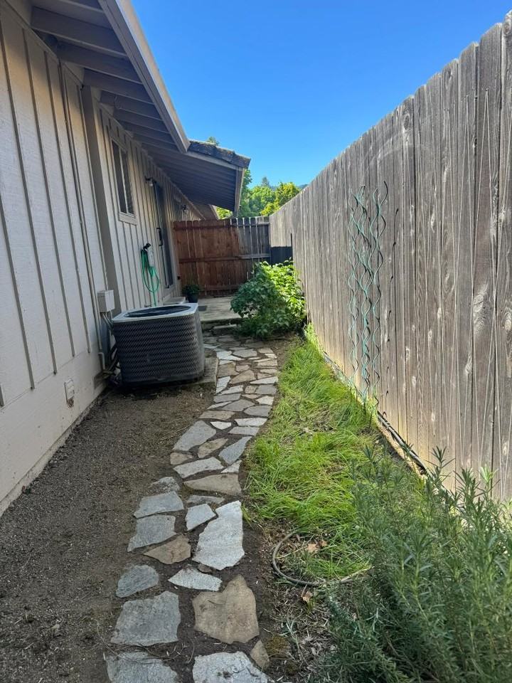 300 Shafer Ln Apt E1 - Photo 7 of 11