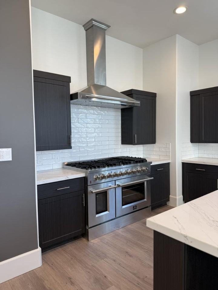 140 E. Shannon Parkway - Photo 2 of 10