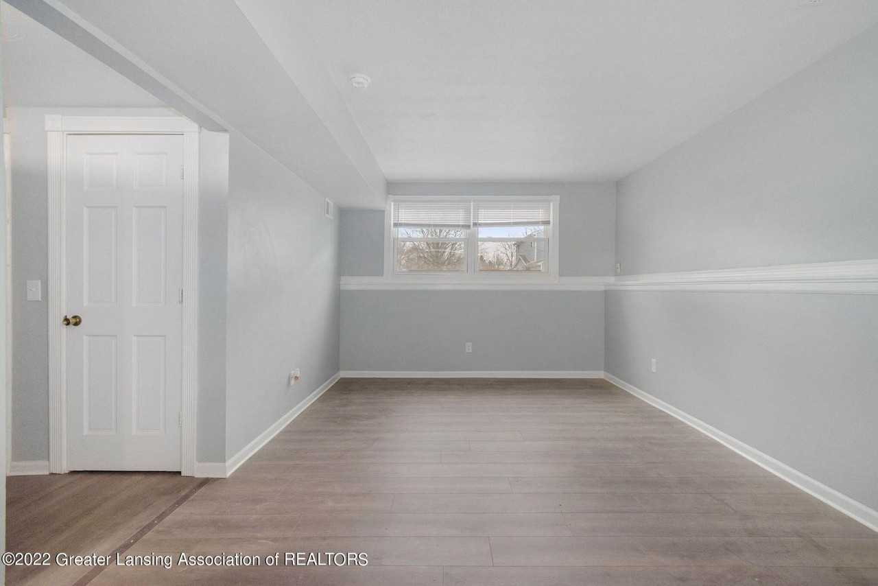 858 E Greenlawn Ave - Photo 2 of 5