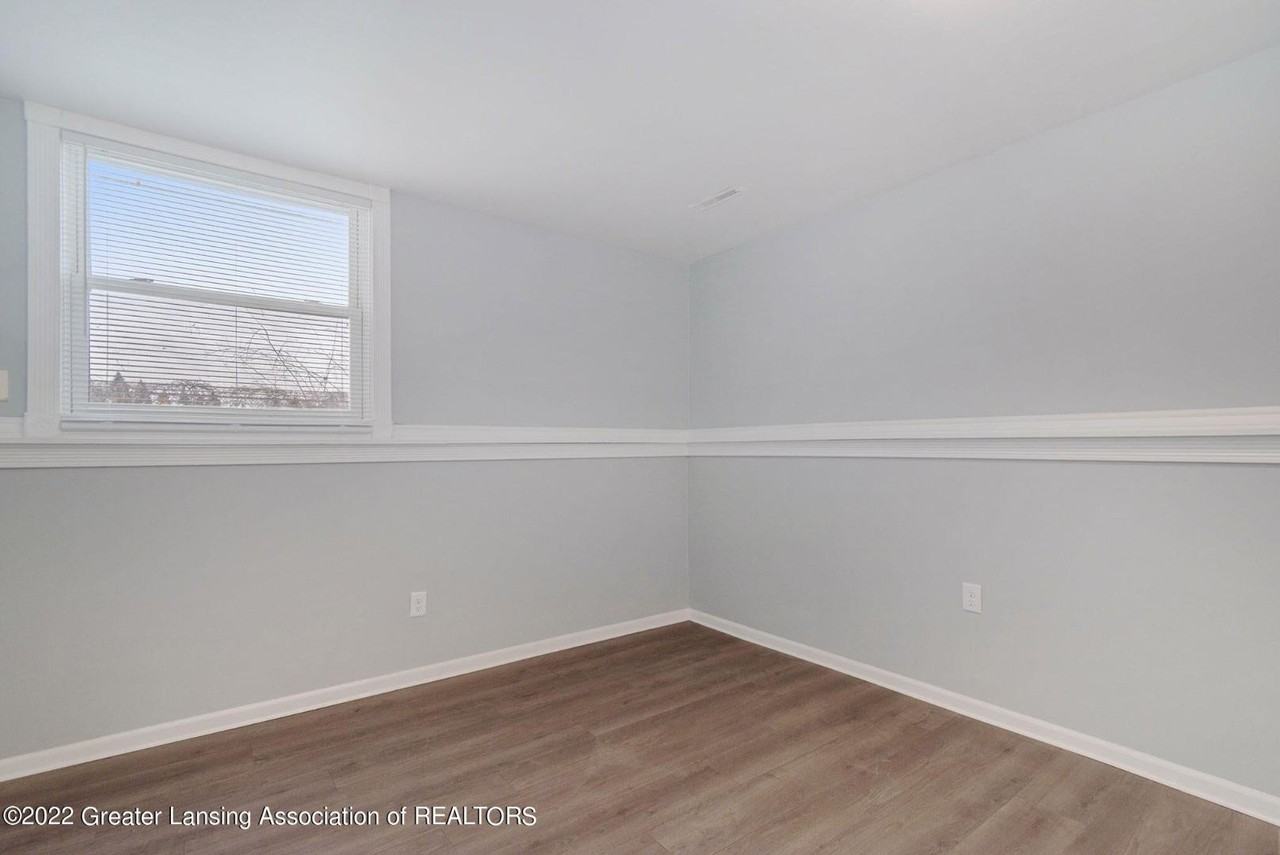 858 E Greenlawn Ave - Photo 5 of 5