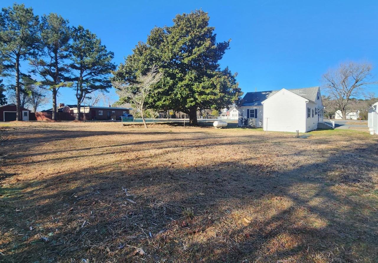 2046 Bypass Rd - Photo 5 of 20