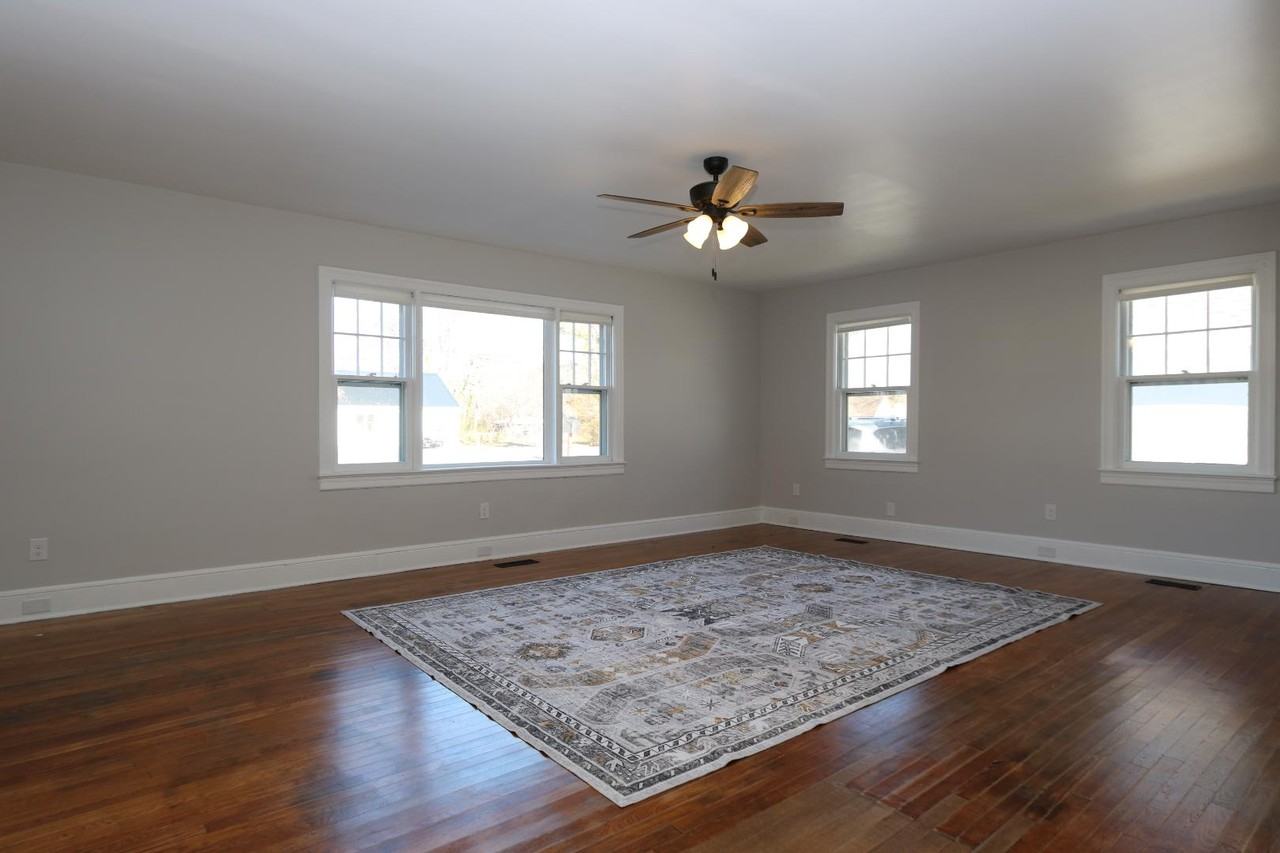 2046 Bypass Rd - Photo 6 of 20
