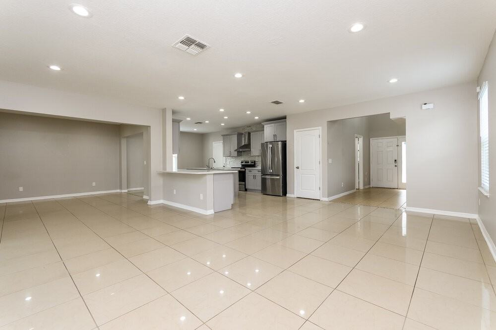 4911 Windbourne Way - Photo 5 of 17