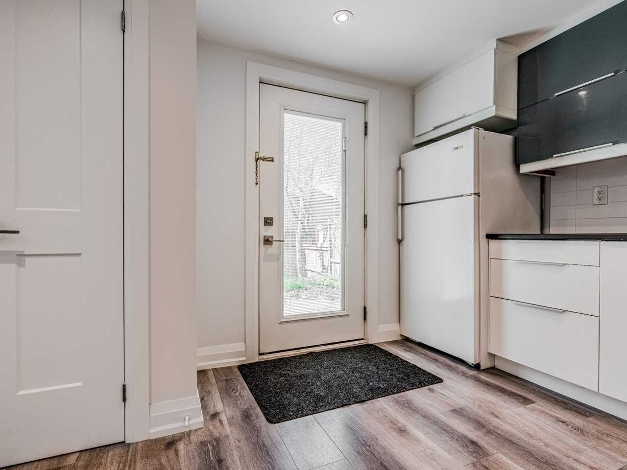 10 Richvale Drive South - Photo 3 of 17