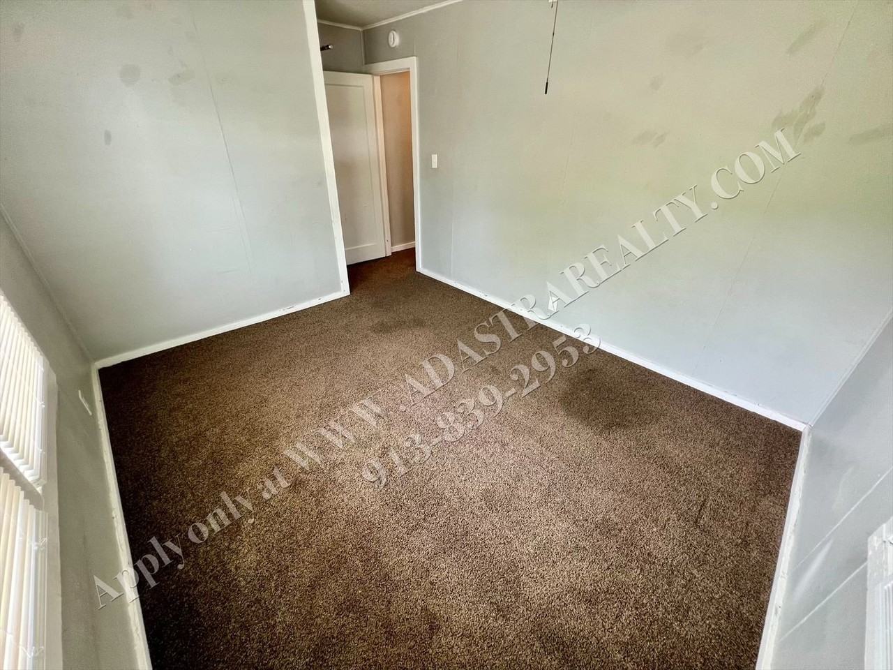 111 S Annie St - Photo 7 of 18