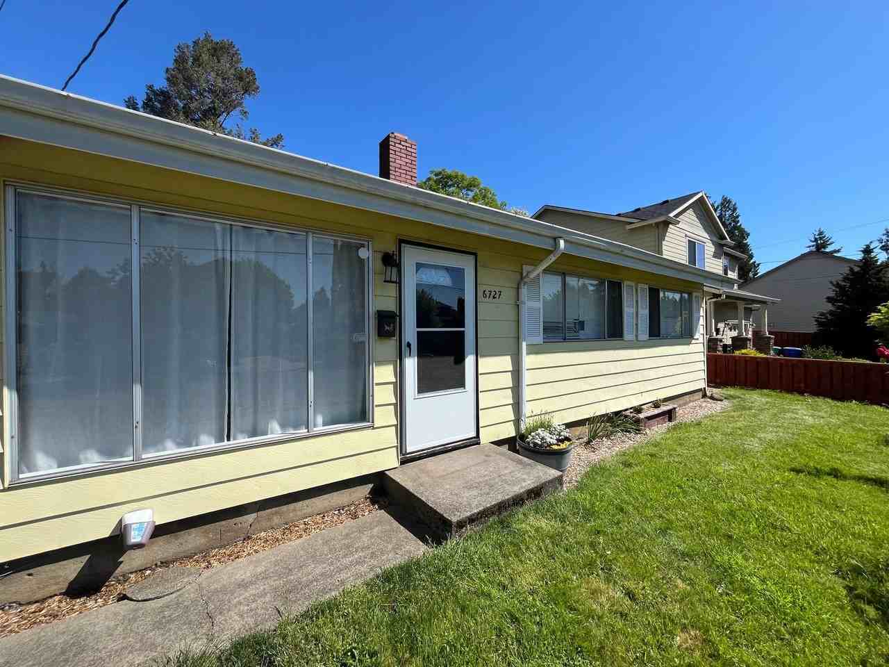 6727 Se Reedway St - Photo 5 of 28