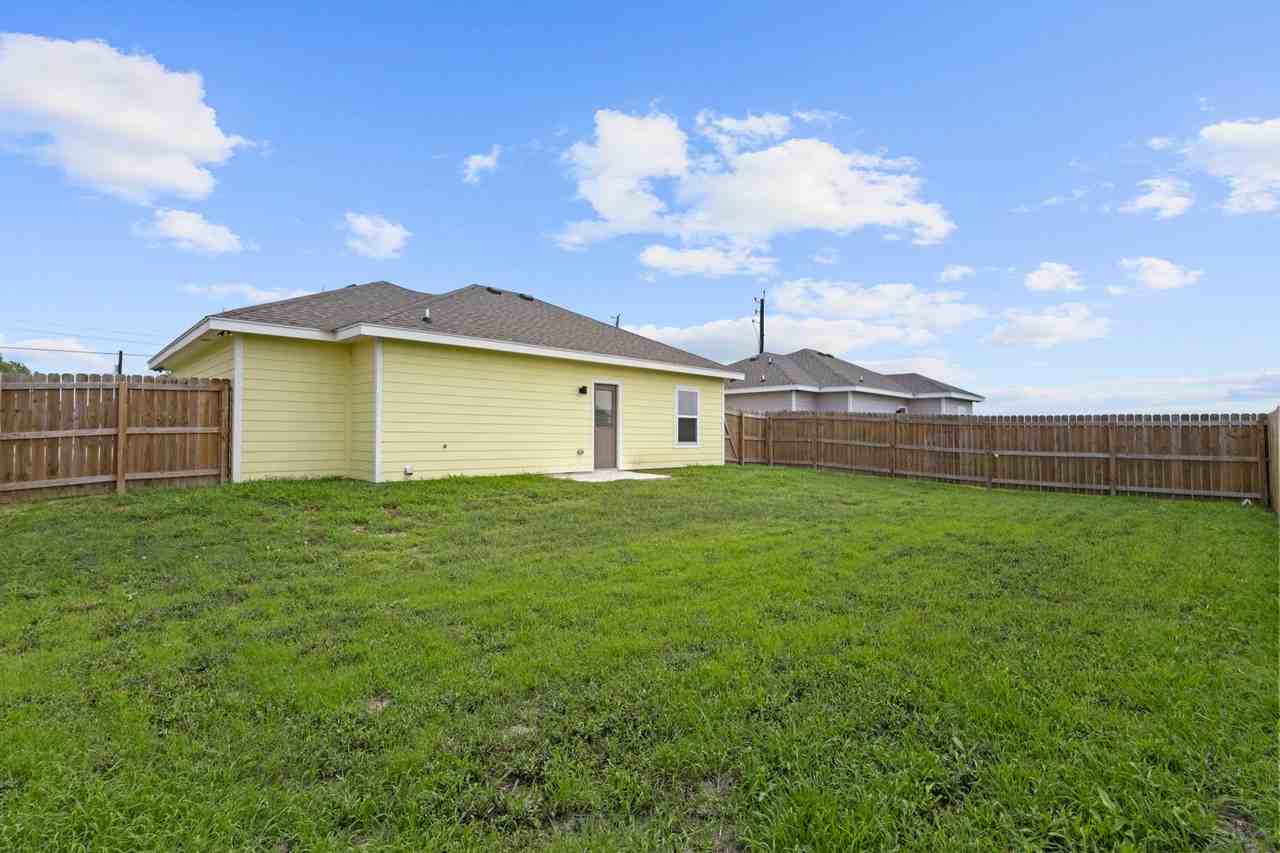 426 Arroyo Ln - Photo 2 of 14