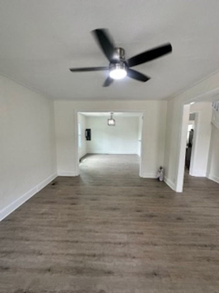 881 Rugby St - Photo 3 of 19