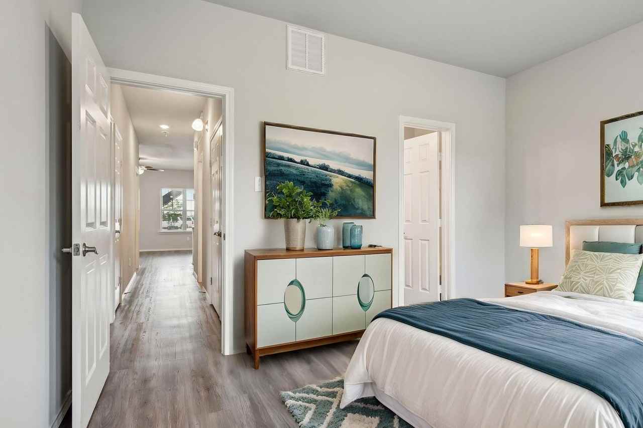 531 Cooper Ln - Photo 2 of 33