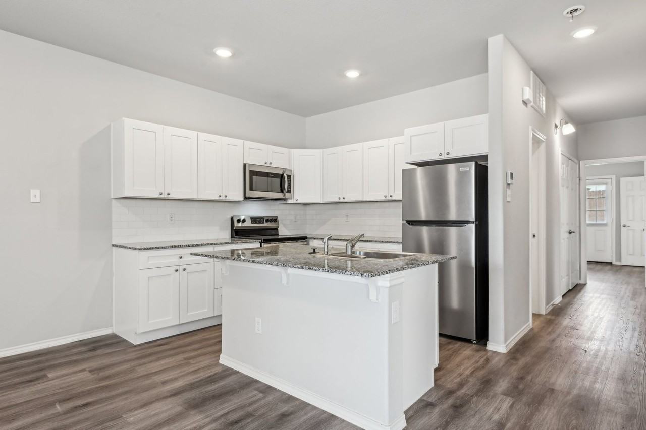 531 Cooper Ln - Photo 5 of 33