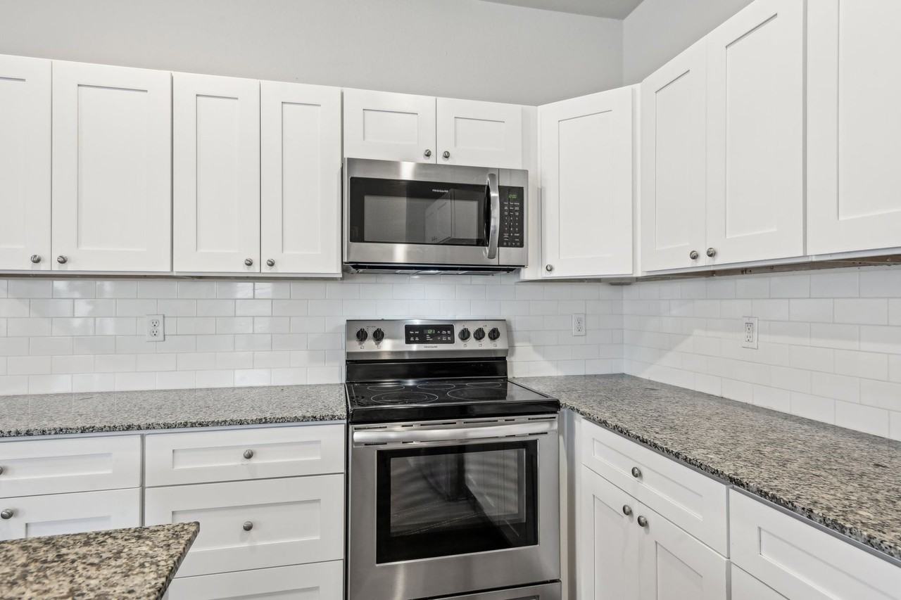 531 Cooper Ln - Photo 6 of 33