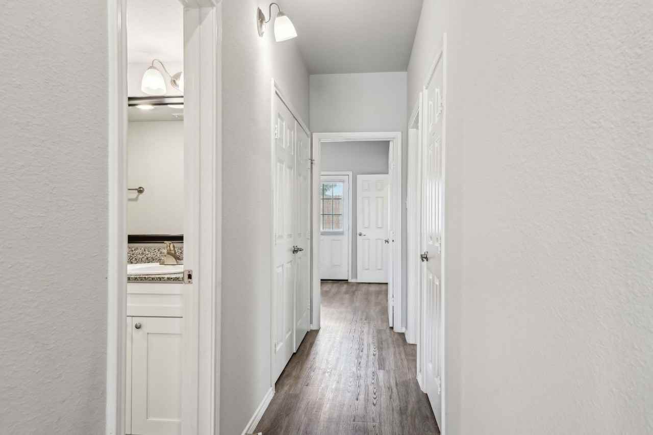 531 Cooper Ln - Photo 7 of 33