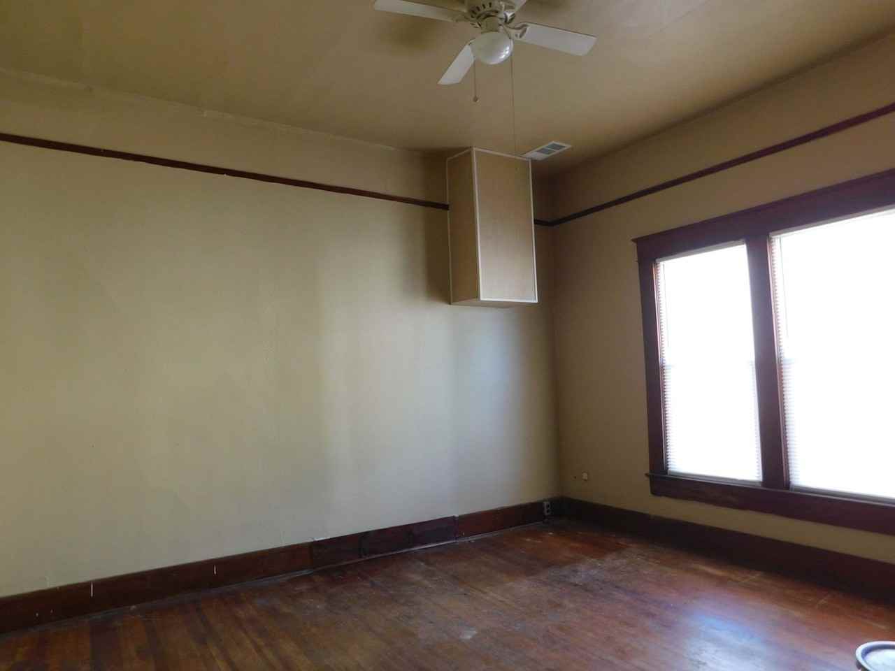 1525 N Greenwood Ave - Photo 5 of 9