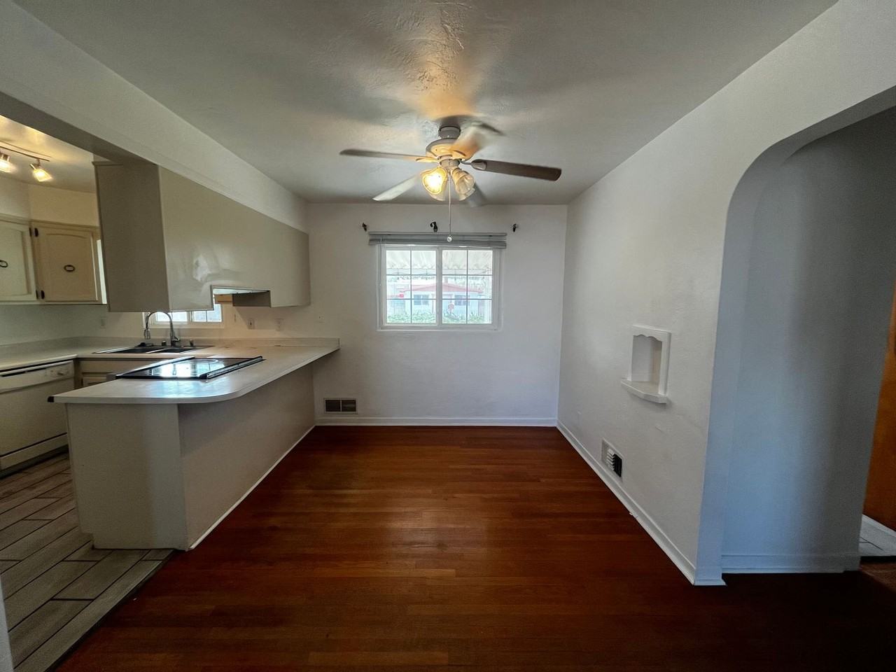 804 California St Se - Photo 3 of 17