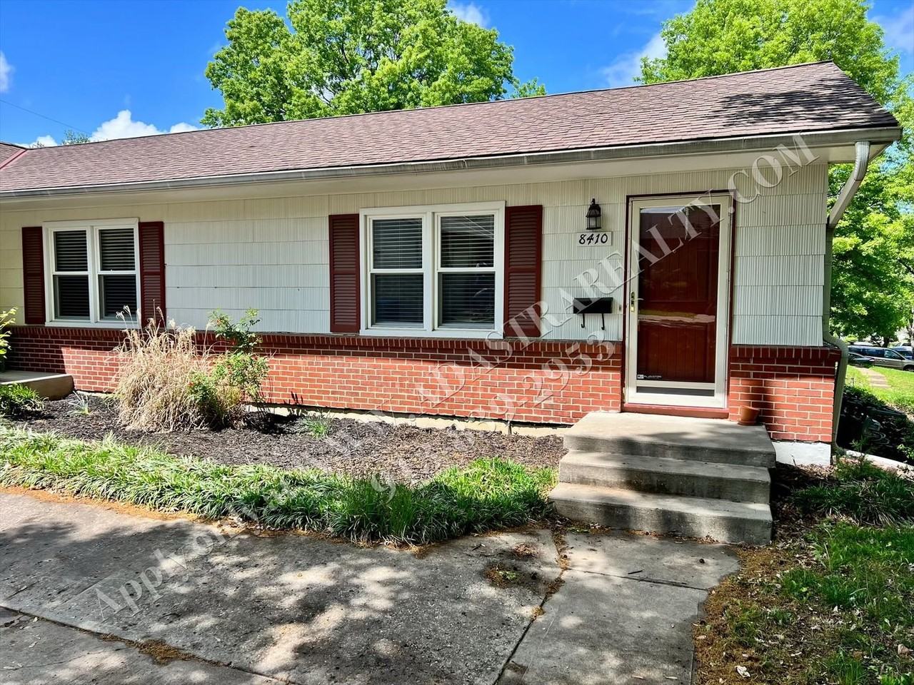 8410 Grandview Ln - Photo 2 of 14