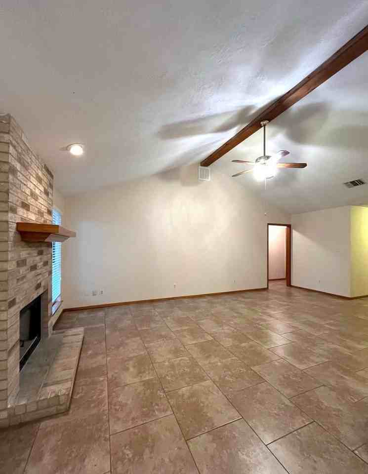 917 Seminole Drive - Photo 6 of 17