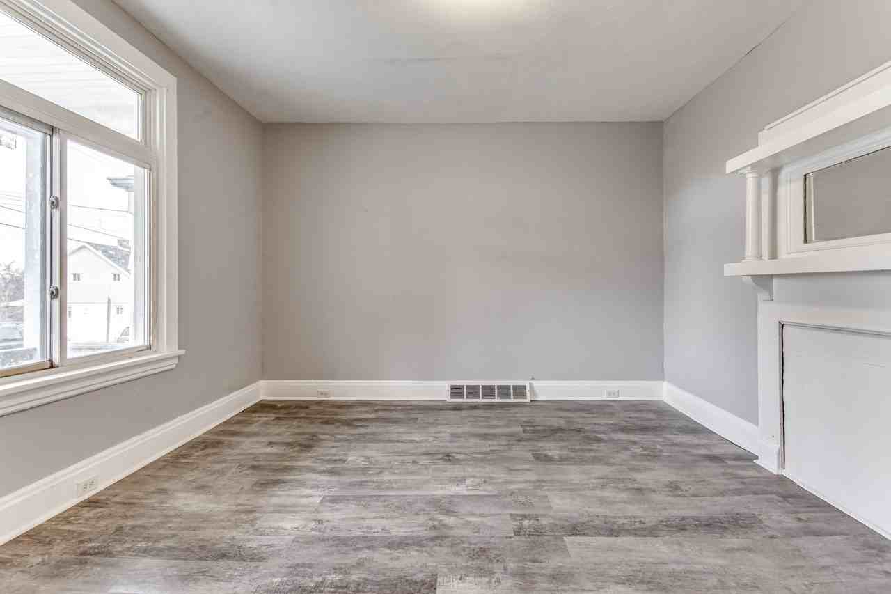 202 Meredith St - Photo 5 of 11