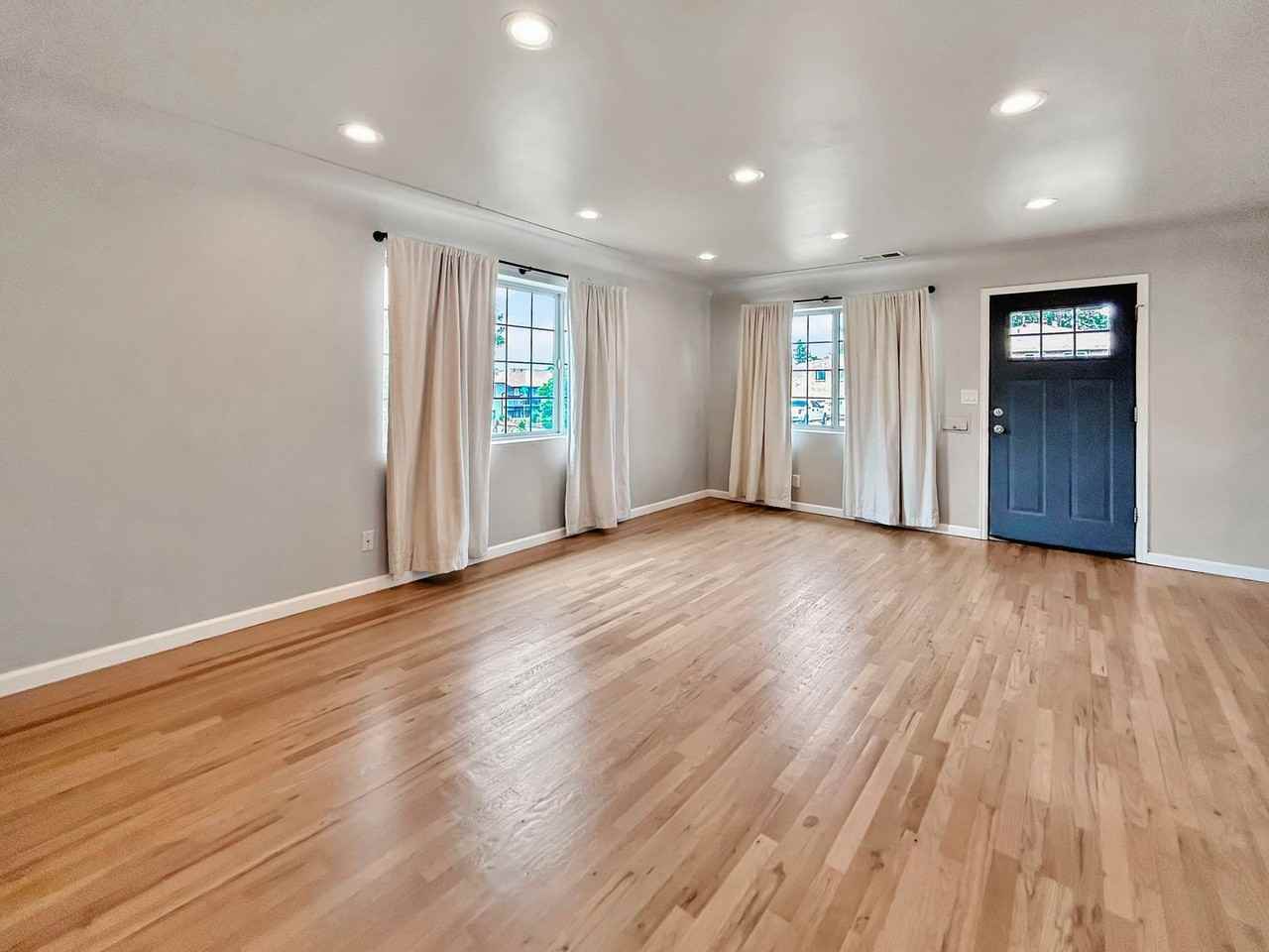 1314 Wolff St - Photo 5 of 24