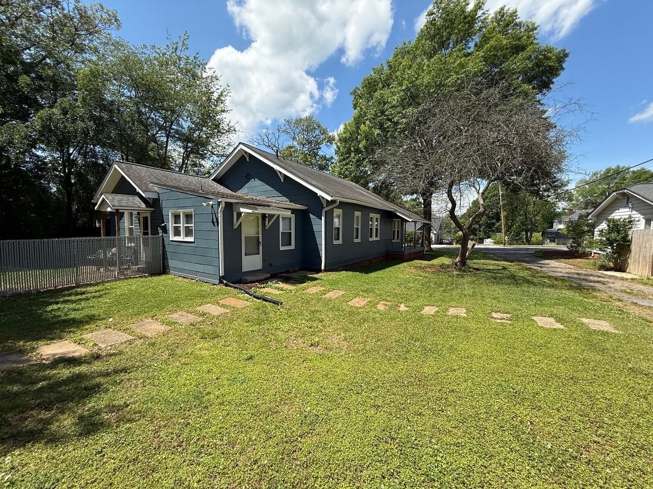 2415 Stockton St - Photo 2 of 22