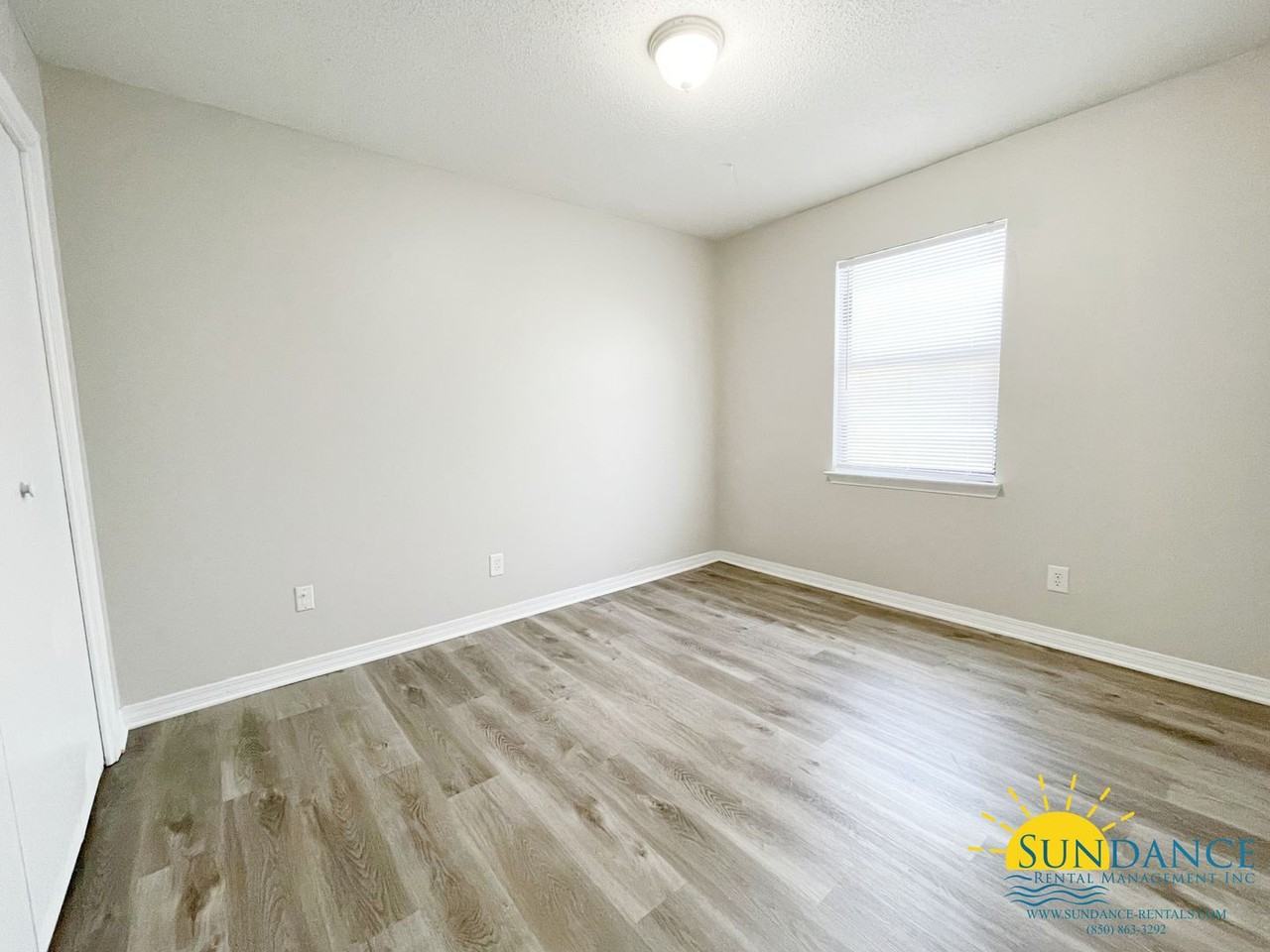 518 Landview St Apt B - Photo 5 of 9