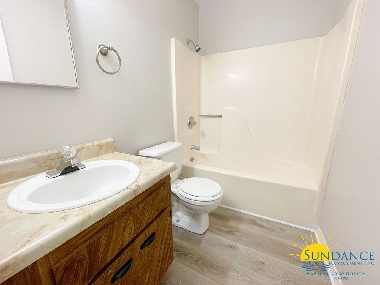 518 Landview St Apt B - Photo 6 of 9