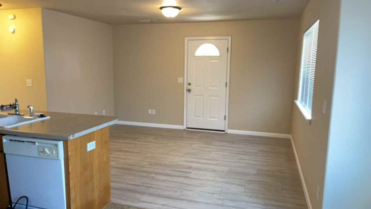 3161 Juniper Rdg #12 - Photo 2 of 13