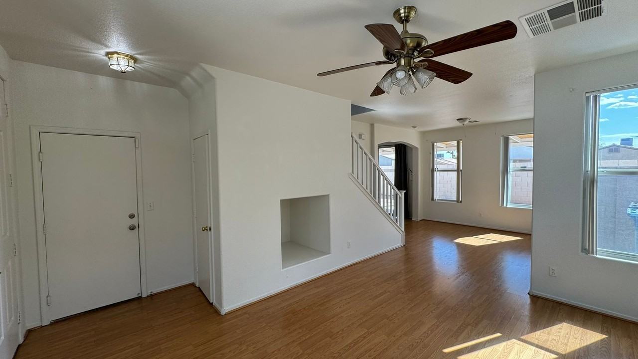 5055 Midnight Oil Dr - Photo 3 of 29