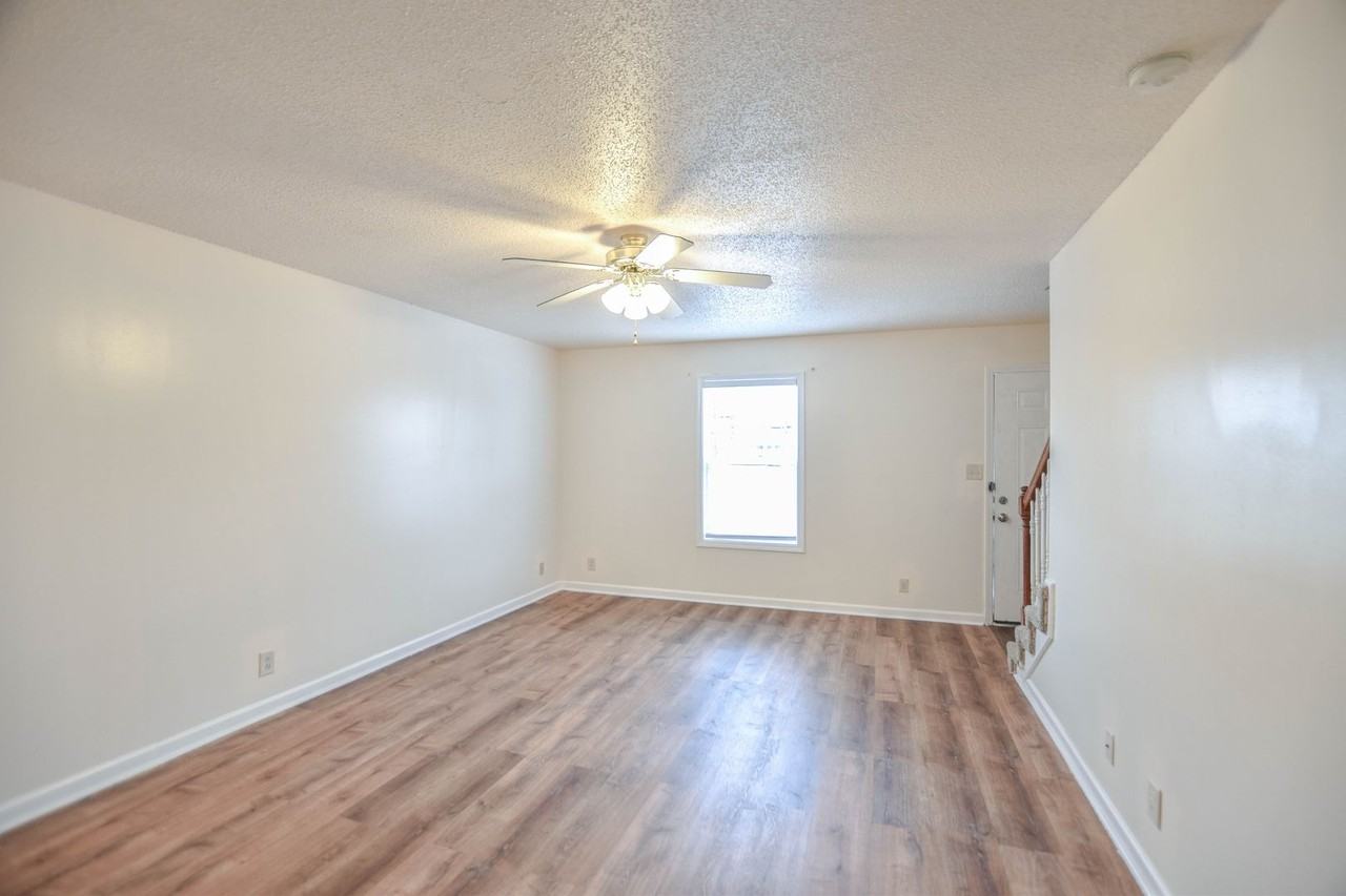 2805 Cobalt Dr - Photo 2 of 12