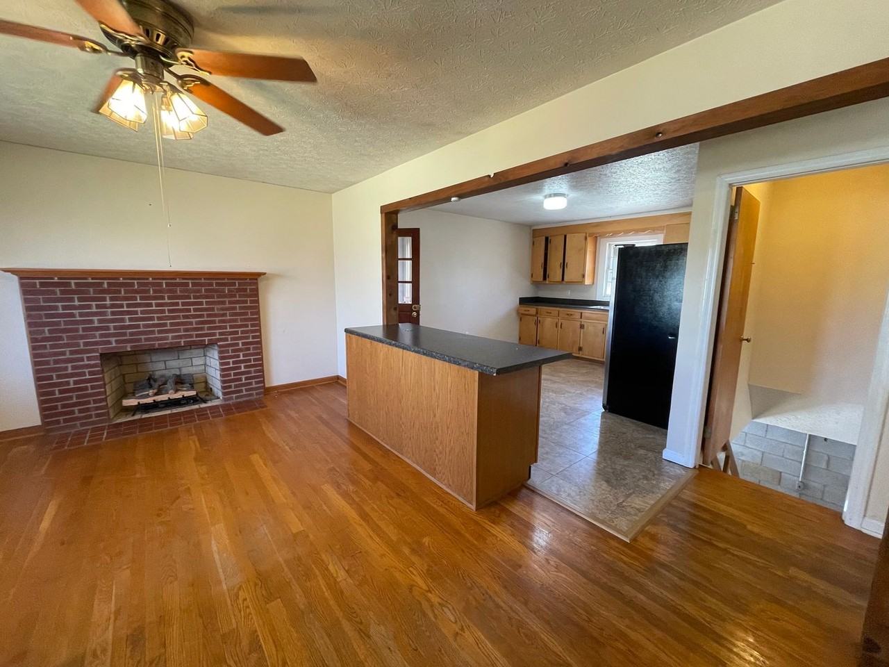 8120 Falling Creek Rd - Photo 3 of 13