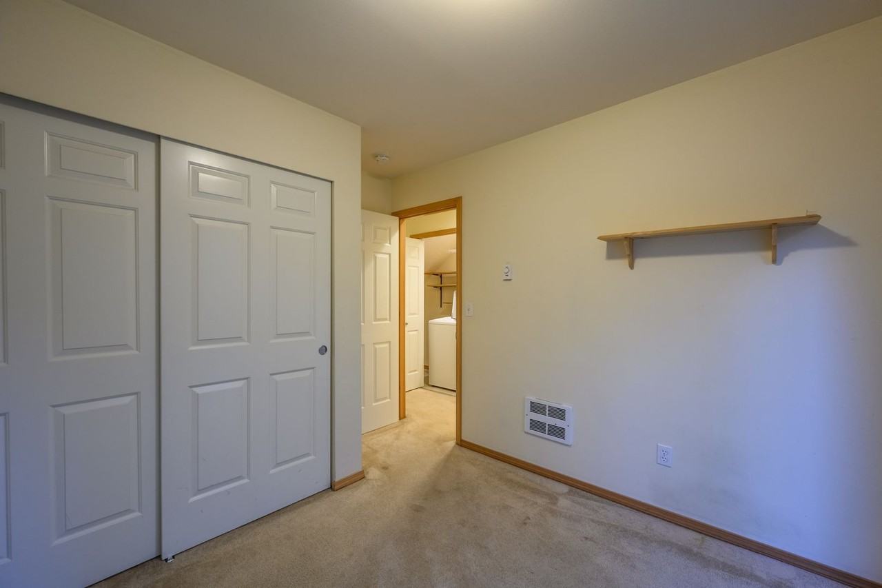 12049 32nd Ave Ne - Photo 2 of 24