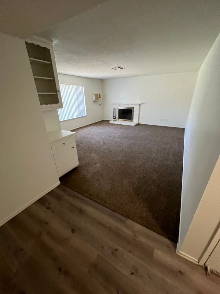 25450 Cottage Ave - Photo 2 of 24
