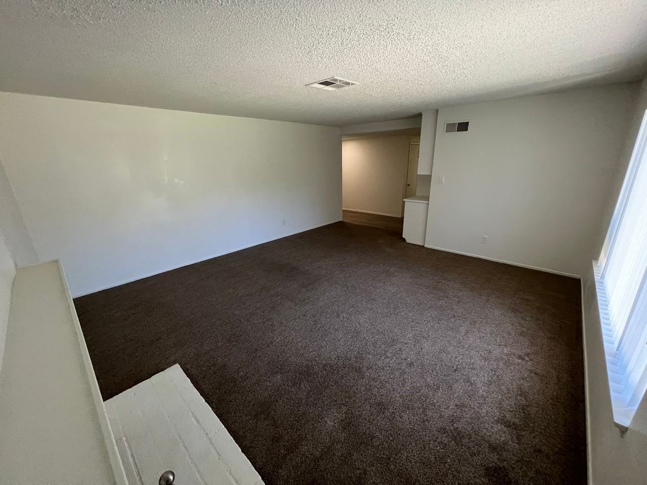 25450 Cottage Ave - Photo 3 of 24