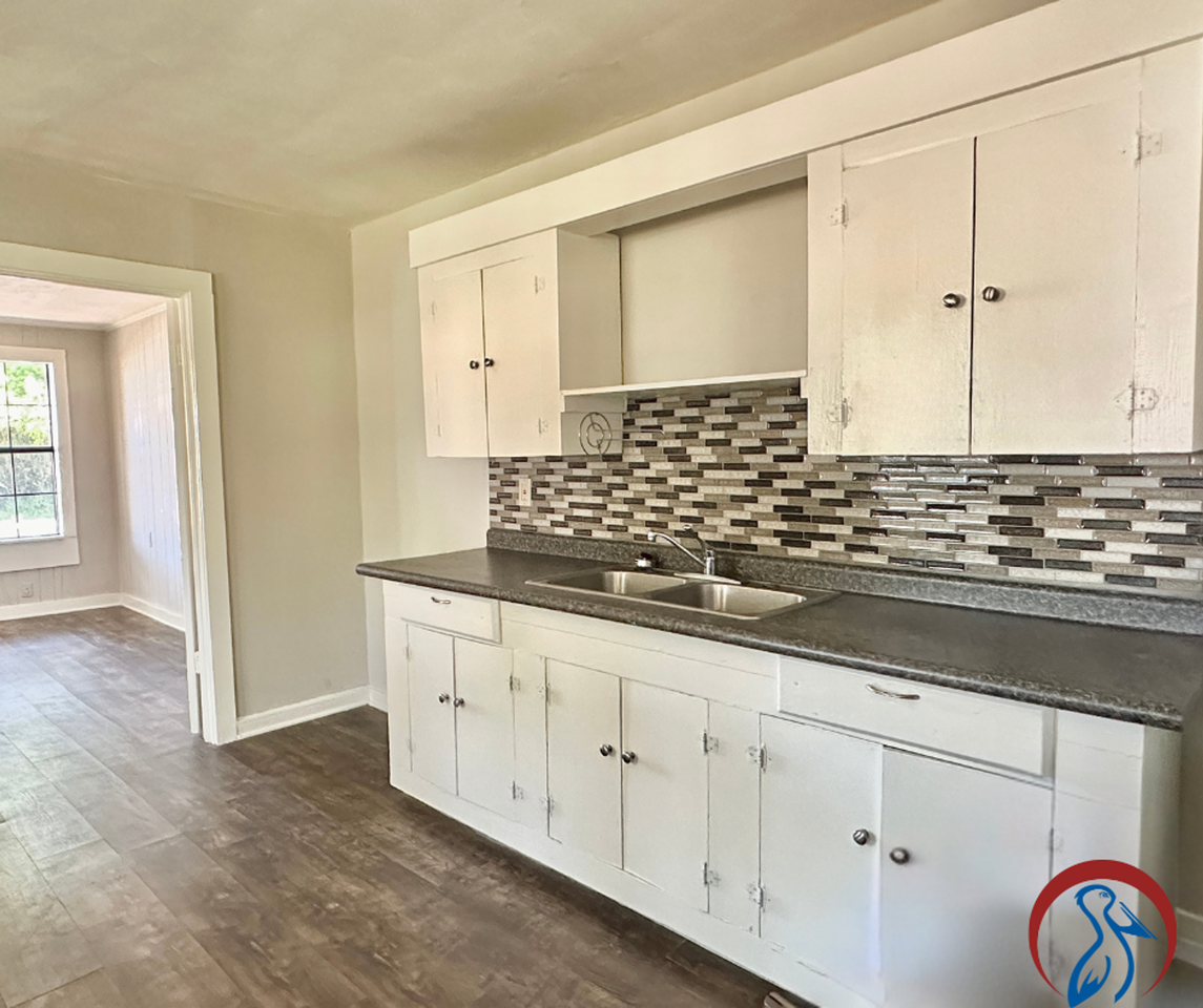 2M- 109 Conrad St. - Photo 2 of 4