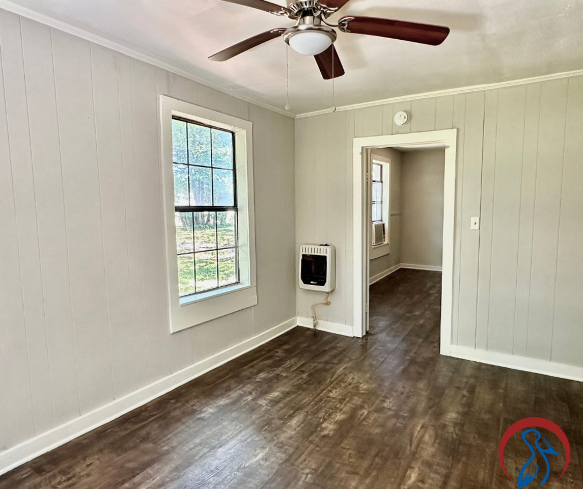 2M- 109 Conrad St. - Photo 3 of 4