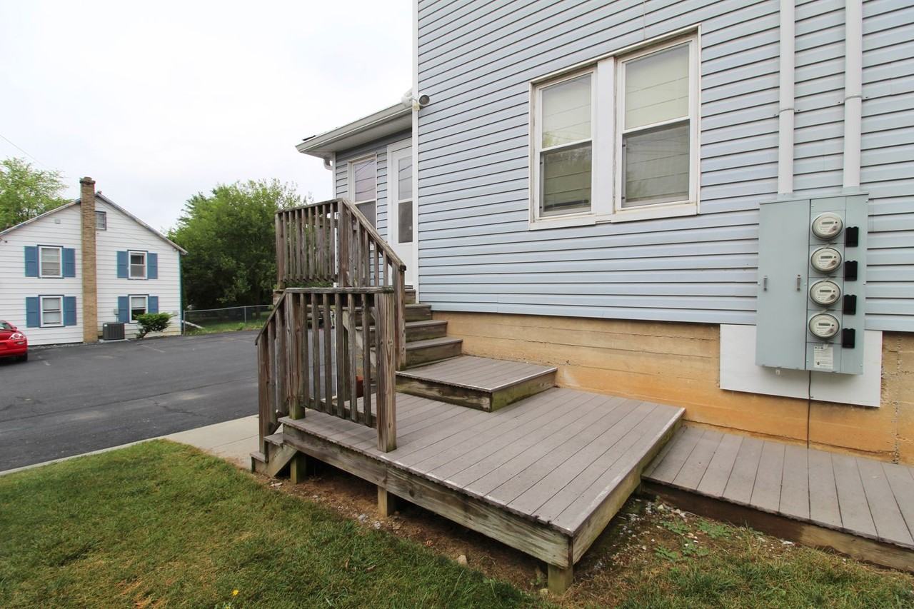 1131 Shenandoah St - Photo 2 of 10